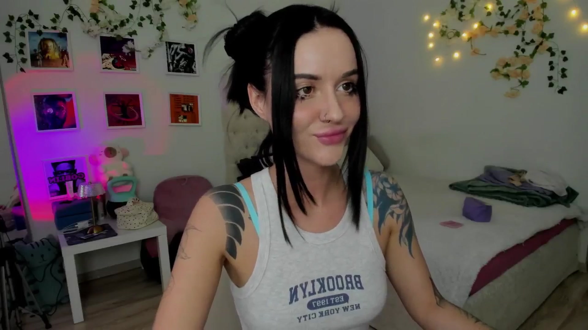 Gallery image thumbnail from Ellaaaa's myfreecams stream on, 11/05/2025, 11:15 image 8 of 20