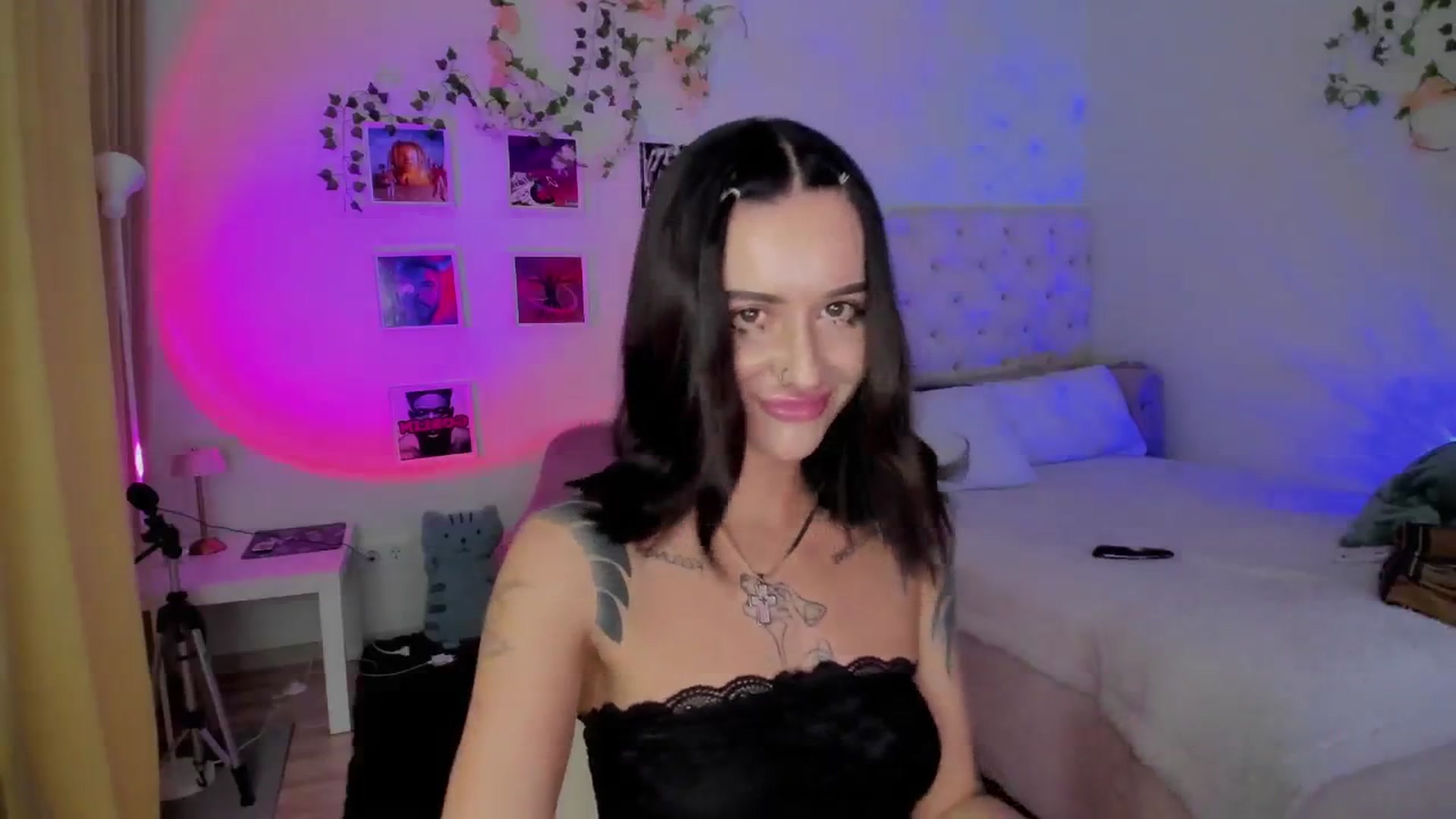 Gallery image thumbnail from Ellaaaa's myfreecams stream on, 11/10/2025, 10:29 image 20 of 20