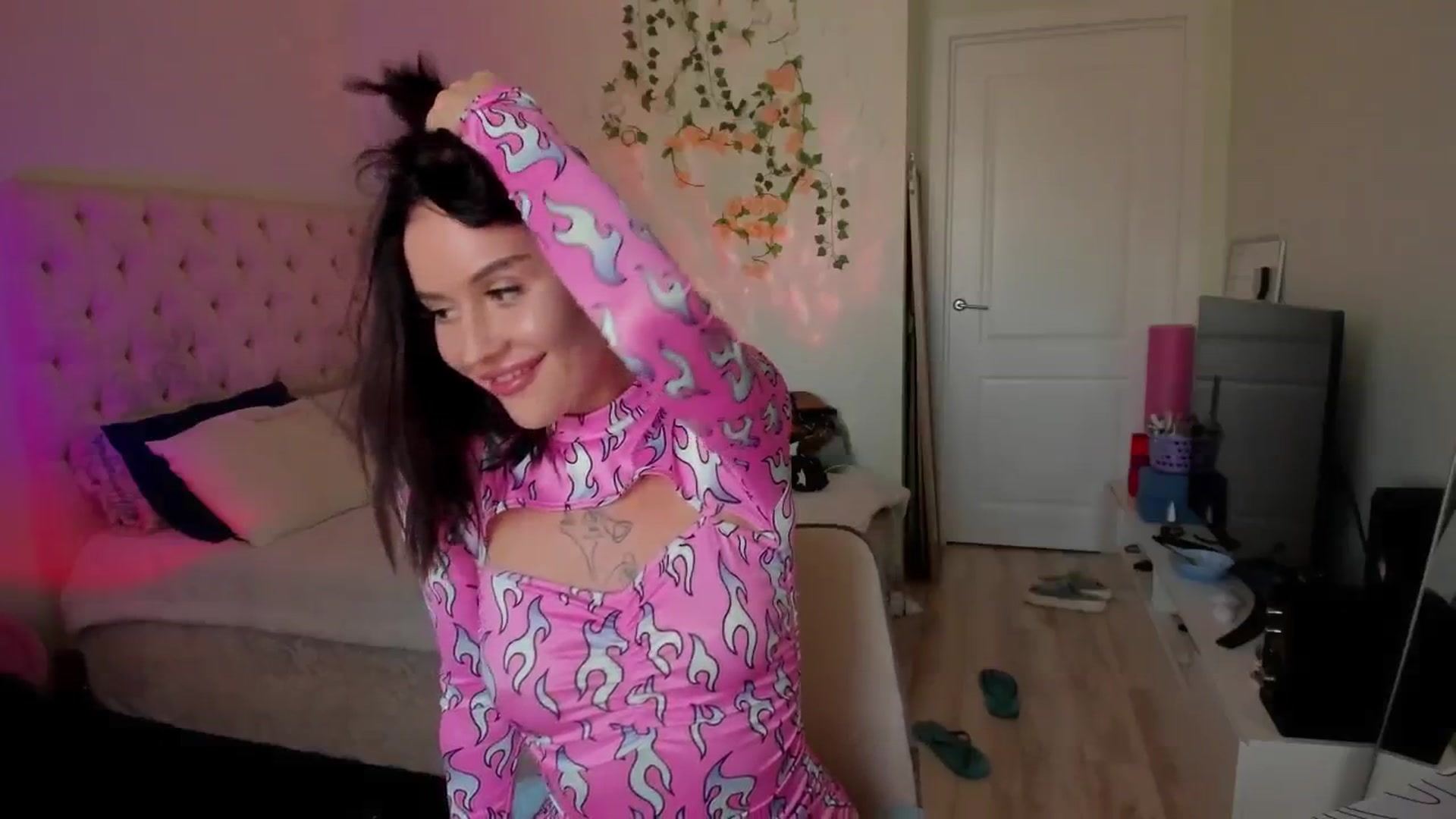 Gallery image thumbnail from Ellaaaa's myfreecams stream on, 11/15/2025, 09:30 image 18 of 20