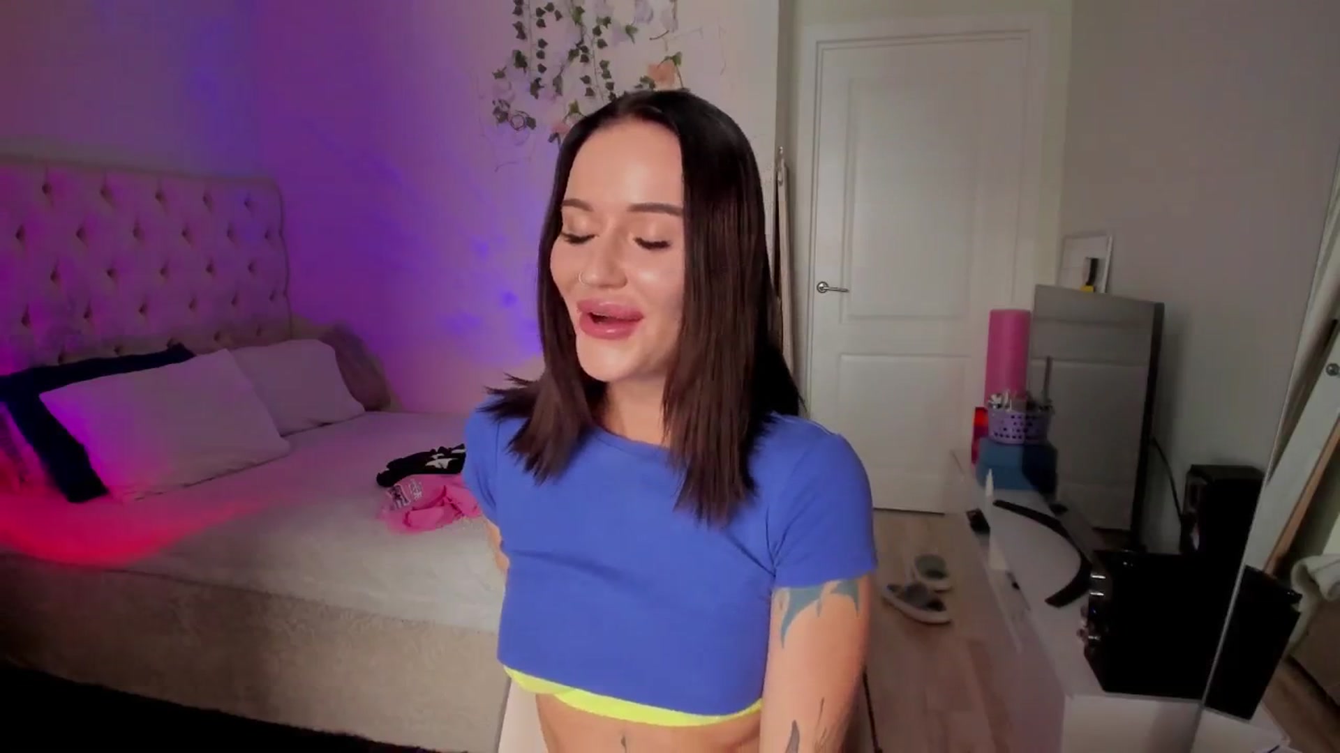 Gallery image thumbnail from Ellaaaa's myfreecams stream on, 11/16/2025, 10:33 image 7 of 20