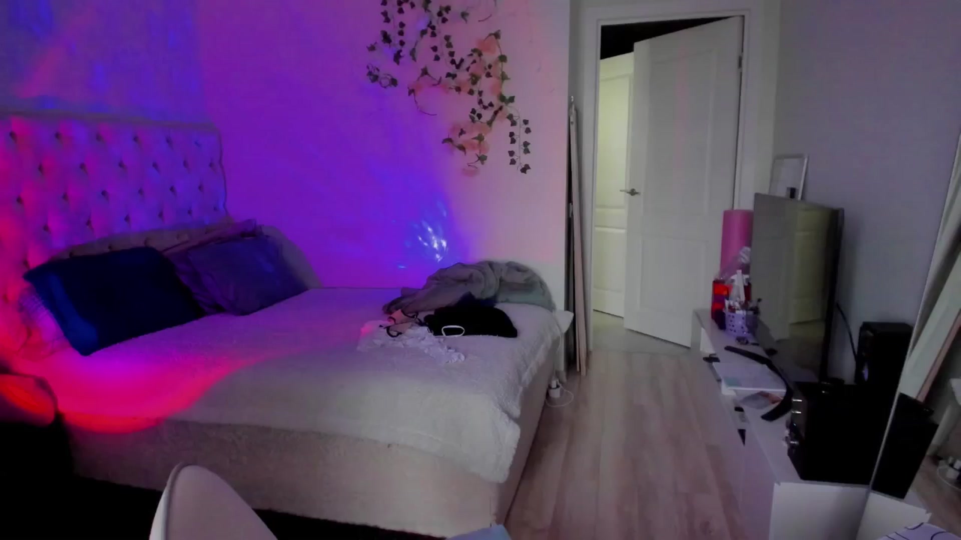 Gallery image thumbnail from Ellaaaa's myfreecams stream on, 11/22/2025, 10:13 image 18 of 20