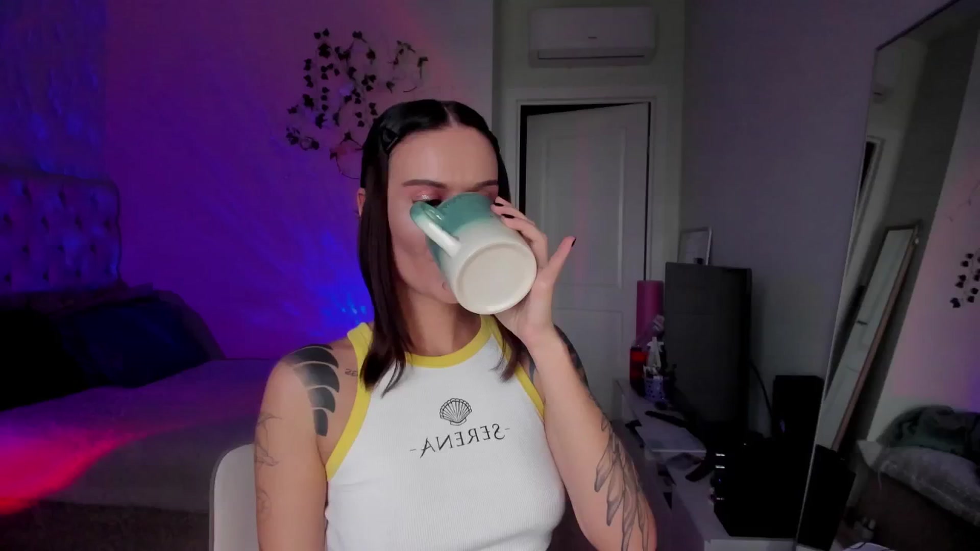 Gallery image thumbnail from Ellaaaa's myfreecams stream on, 11/22/2025, 10:13 image 17 of 20