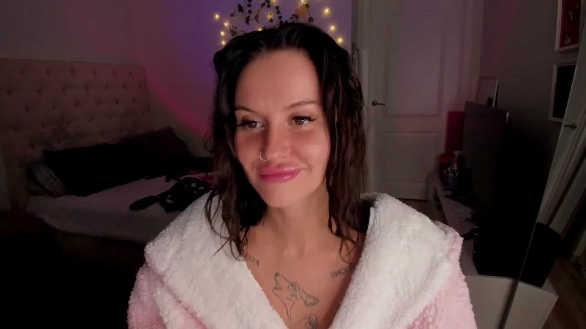 Gallery image thumbnail from Ellaaaa's myfreecams stream on, 11/24/2025, 14:30 image 4 of 20