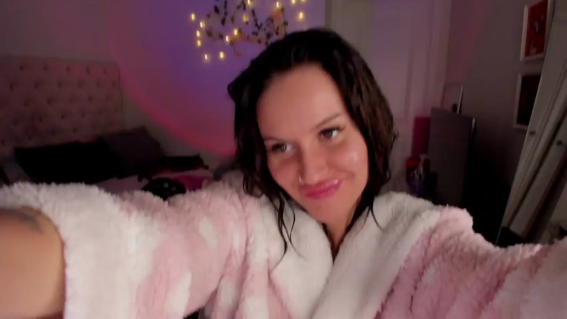 Gallery image thumbnail from Ellaaaa's myfreecams stream on, 11/24/2025, 14:30 image 3 of 20