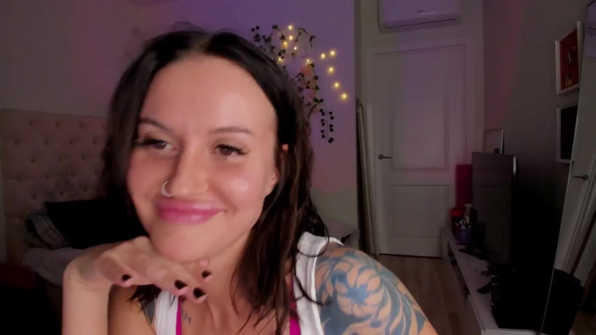 Gallery image thumbnail from Ellaaaa's myfreecams stream on, 11/24/2025, 14:30 image 17 of 20