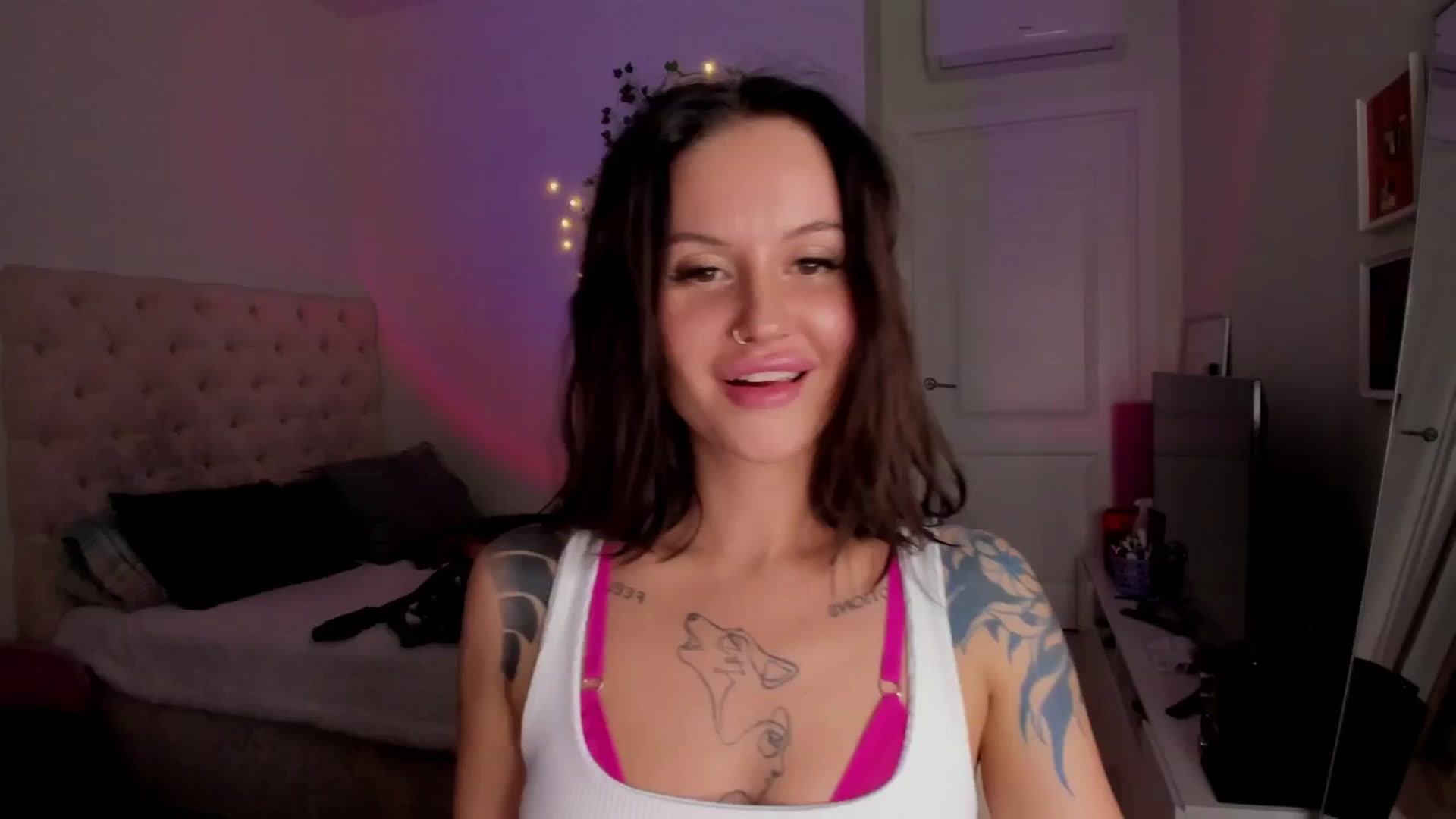 Gallery image thumbnail from Ellaaaa's myfreecams stream on, 11/24/2025, 14:30 image 16 of 20