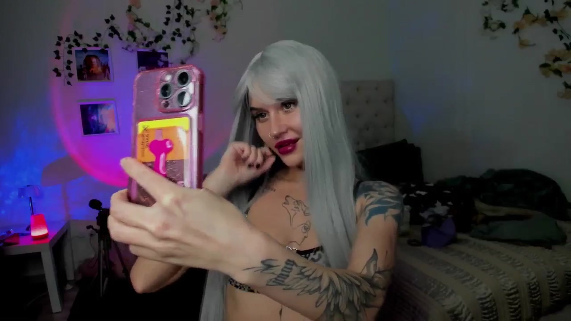 Gallery image thumbnail from Ellaaaa's myfreecams stream on, 12/03/2025, 15:29 image 17 of 20