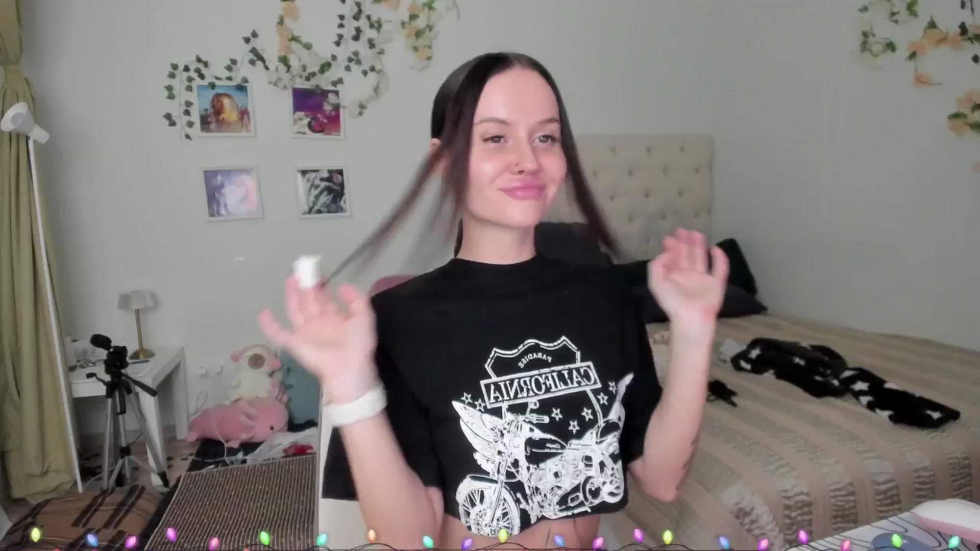Gallery image thumbnail from Ellaaaa's myfreecams stream on, 12/05/2025, 15:11 image 3 of 20