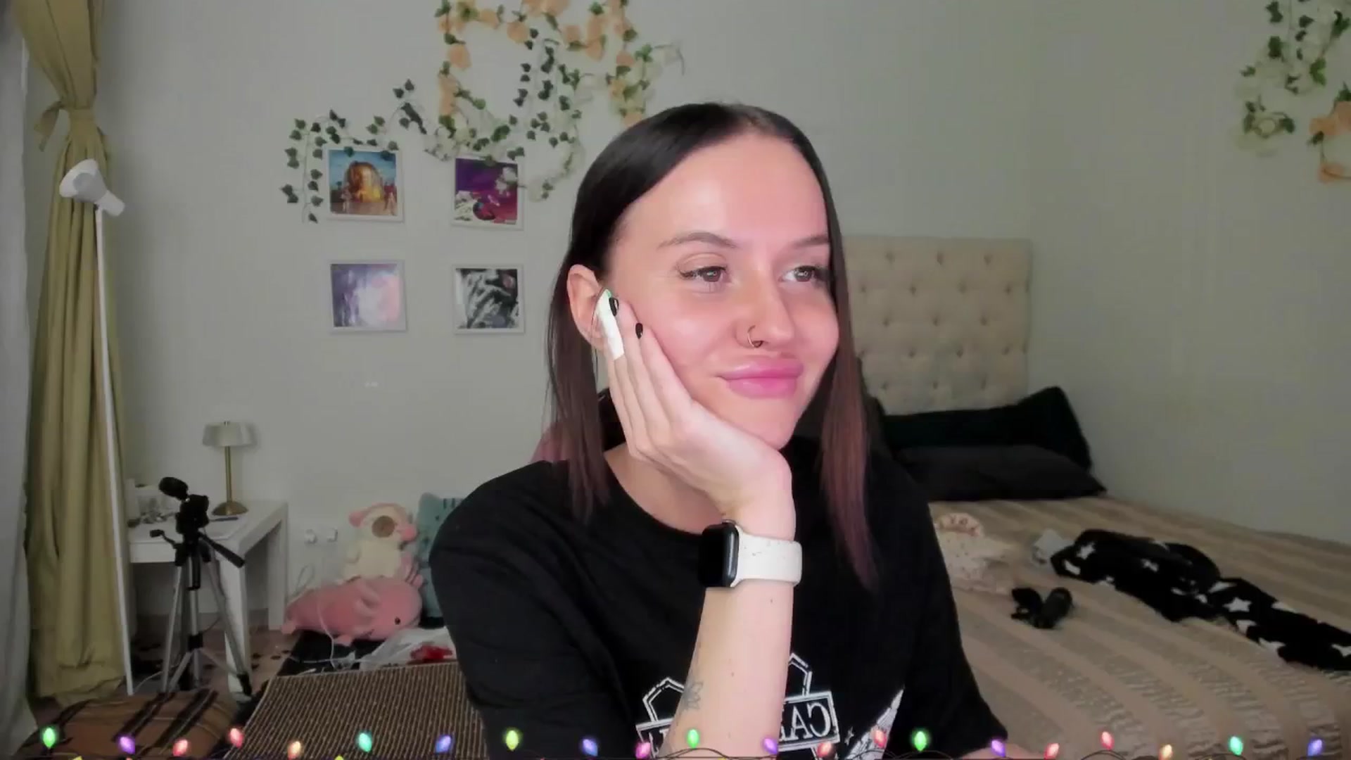 Gallery image thumbnail from Ellaaaa's myfreecams stream on, 12/05/2025, 15:11 image 15 of 20