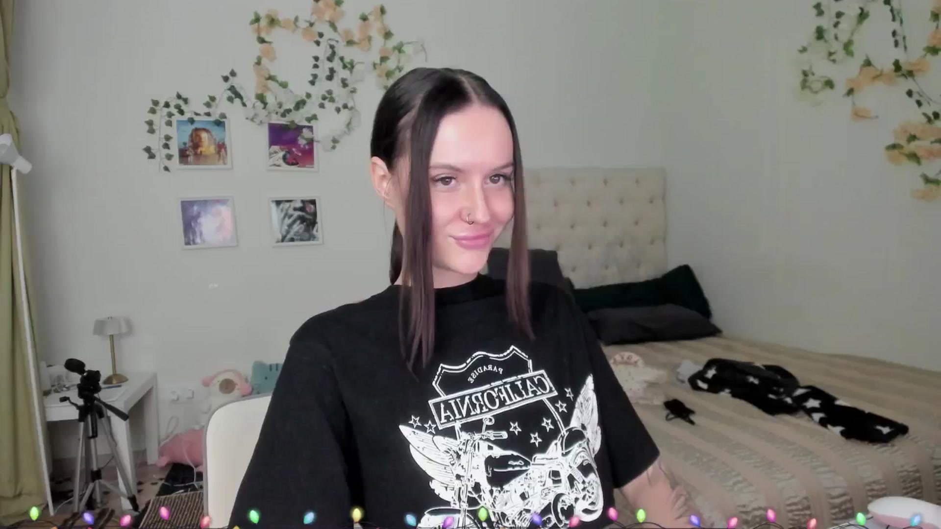 Gallery image thumbnail from Ellaaaa's myfreecams stream on, 12/05/2025, 15:11 image 9 of 20
