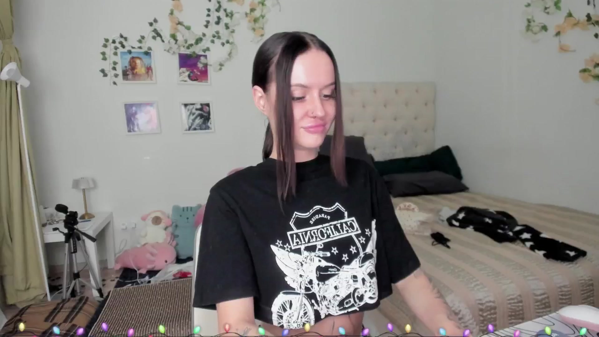Gallery image thumbnail from Ellaaaa's myfreecams stream on, 12/05/2025, 15:11 image 2 of 20