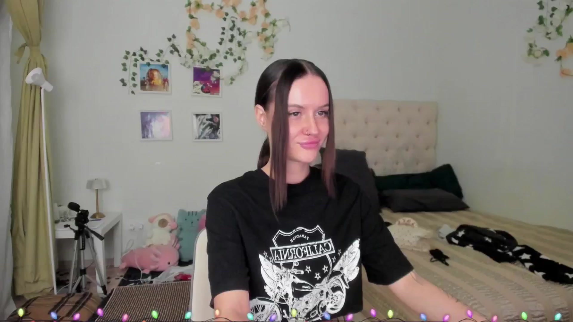 Gallery image thumbnail from Ellaaaa's myfreecams stream on, 12/05/2025, 15:11 image 13 of 20