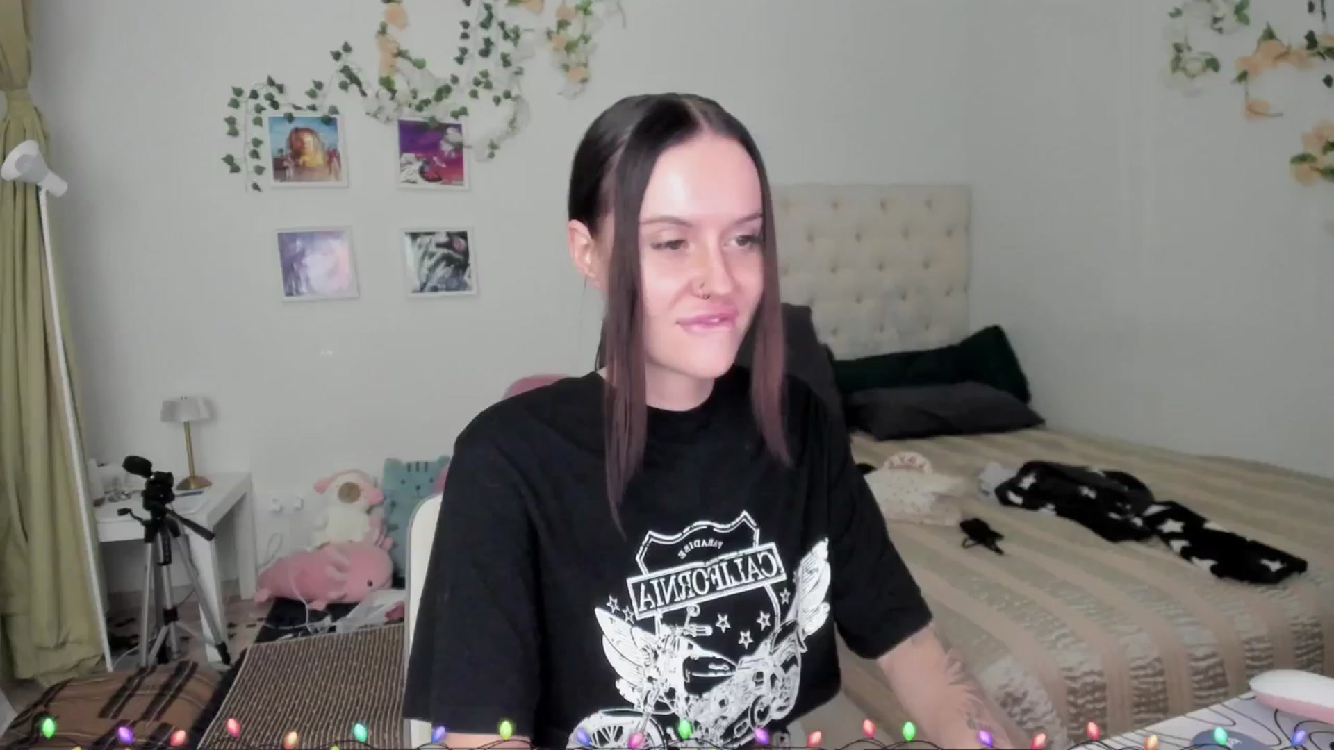 Gallery image thumbnail from Ellaaaa's myfreecams stream on, 12/05/2025, 15:11 image 5 of 20