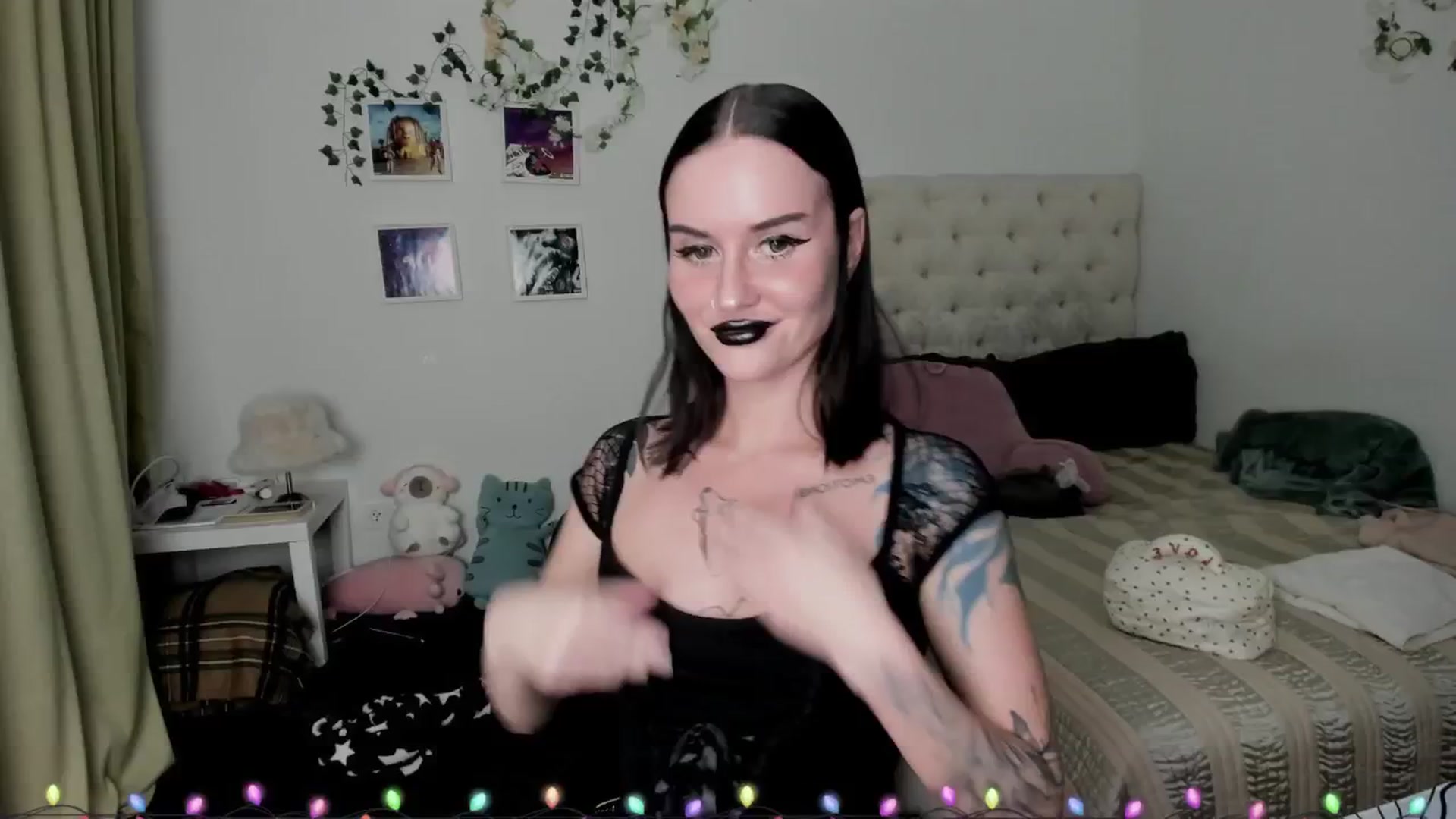 Gallery image thumbnail from Ellaaaa's myfreecams stream on, 12/09/2025, 14:39 image 20 of 20