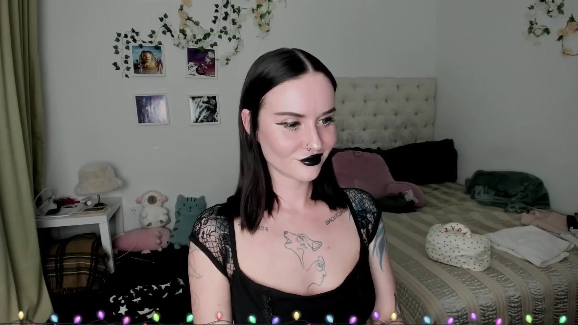 Gallery image thumbnail from Ellaaaa's myfreecams stream on, 12/09/2025, 14:39 image 1 of 20