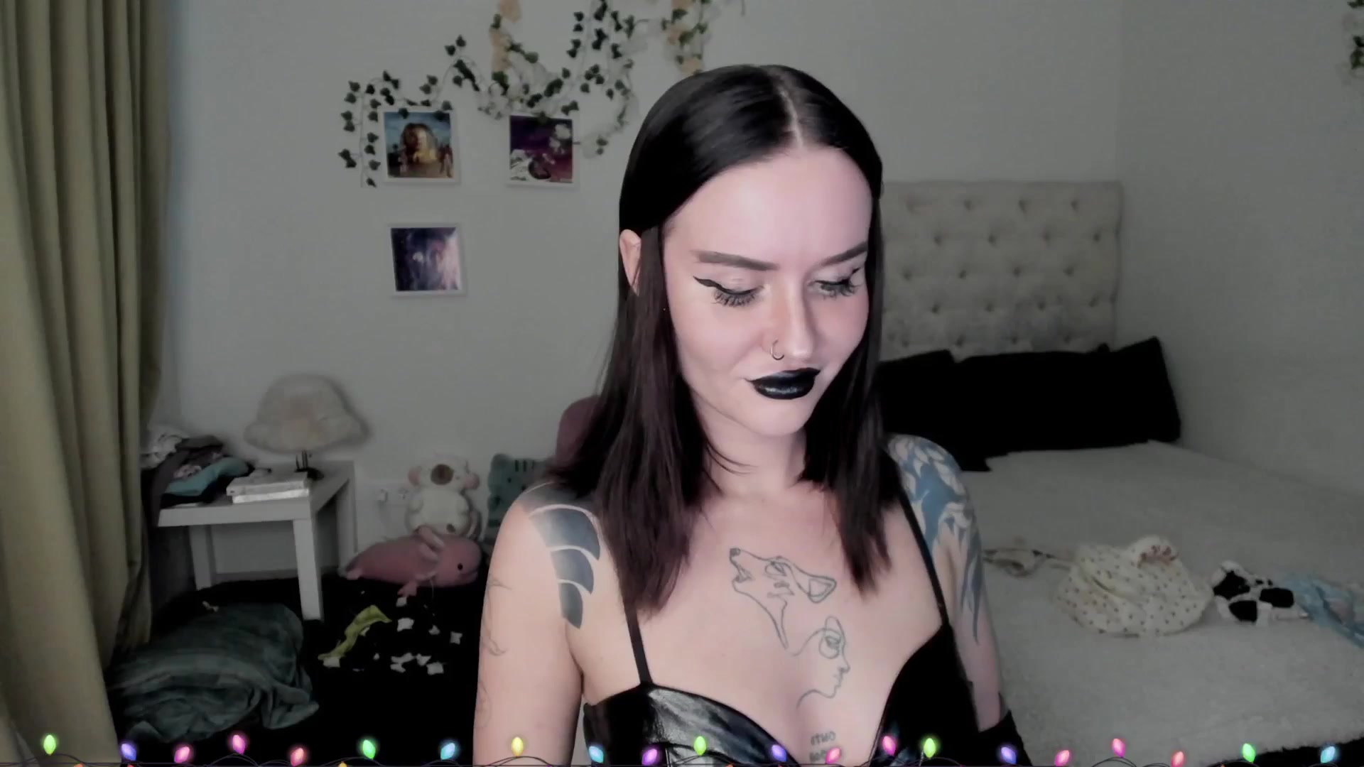 Gallery image thumbnail from Ellaaaa's myfreecams stream on, 12/21/2025, 10:31 image 10 of 20