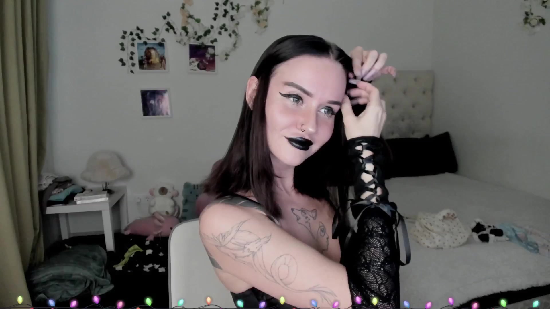 Gallery image thumbnail from Ellaaaa's myfreecams stream on, 12/21/2025, 10:31 image 8 of 20