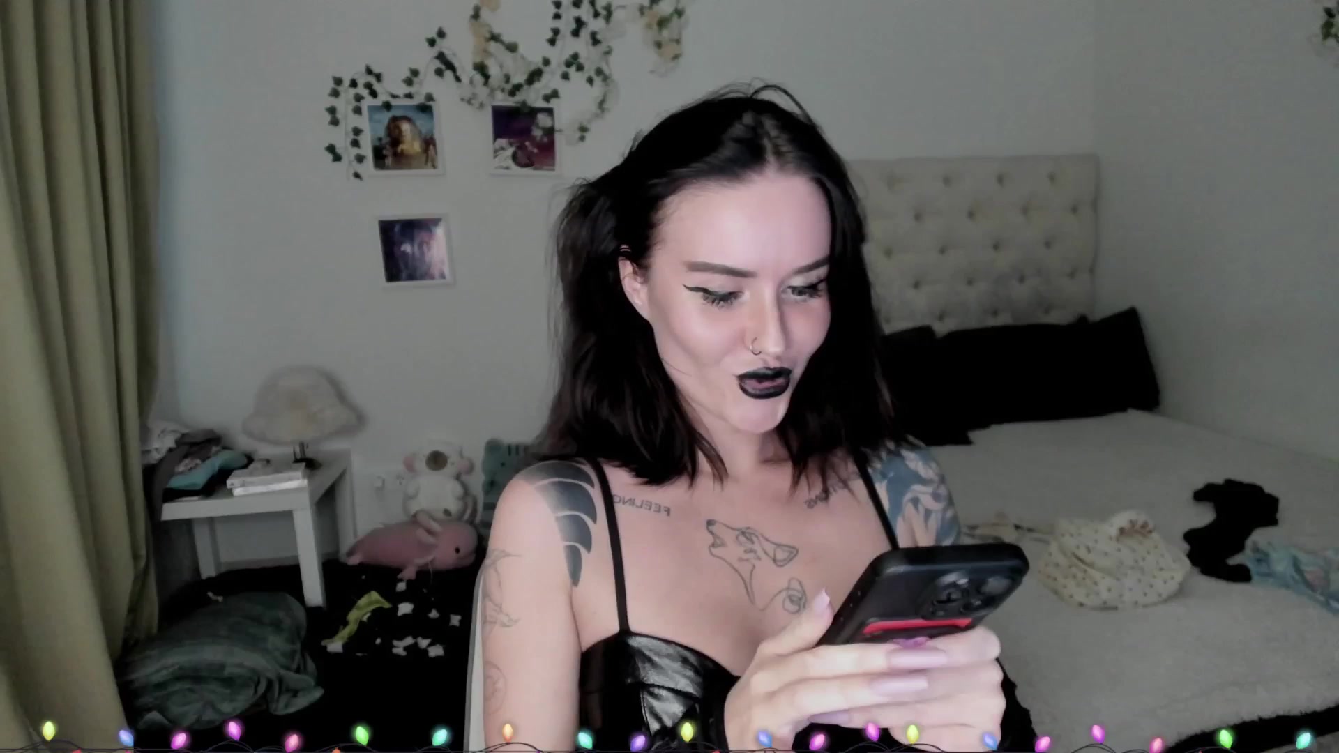 Gallery image thumbnail from Ellaaaa's myfreecams stream on, 12/21/2025, 10:31 image 18 of 20