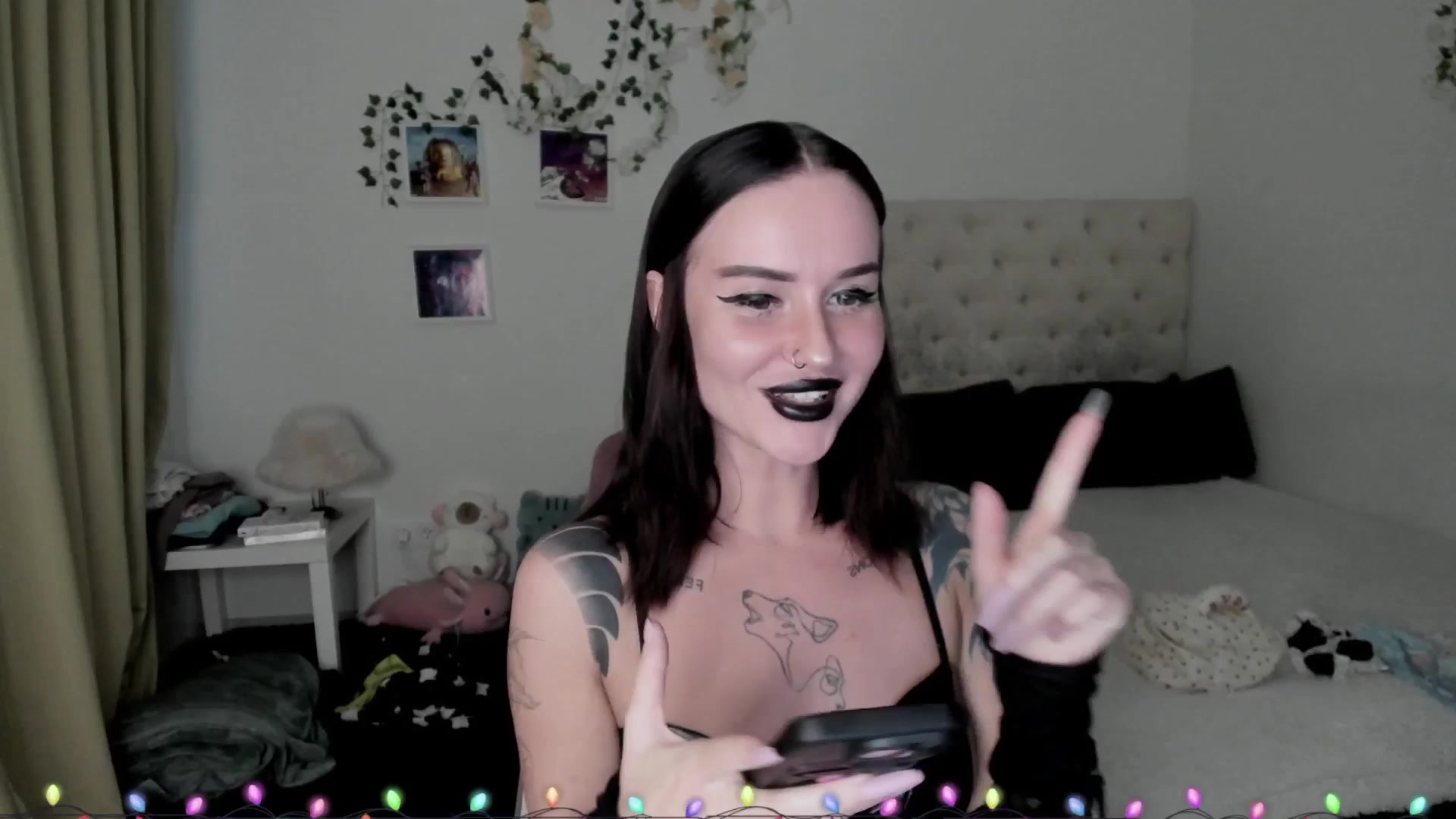Gallery image thumbnail from Ellaaaa's myfreecams stream on, 12/21/2025, 10:31 image 13 of 20