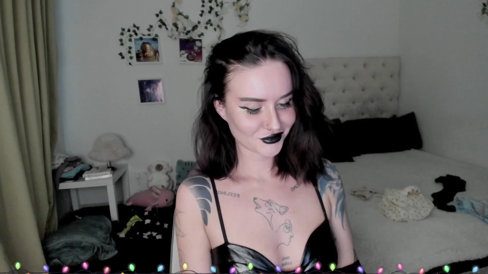 Gallery image thumbnail from Ellaaaa's myfreecams stream on, 12/21/2025, 10:31 image 20 of 20