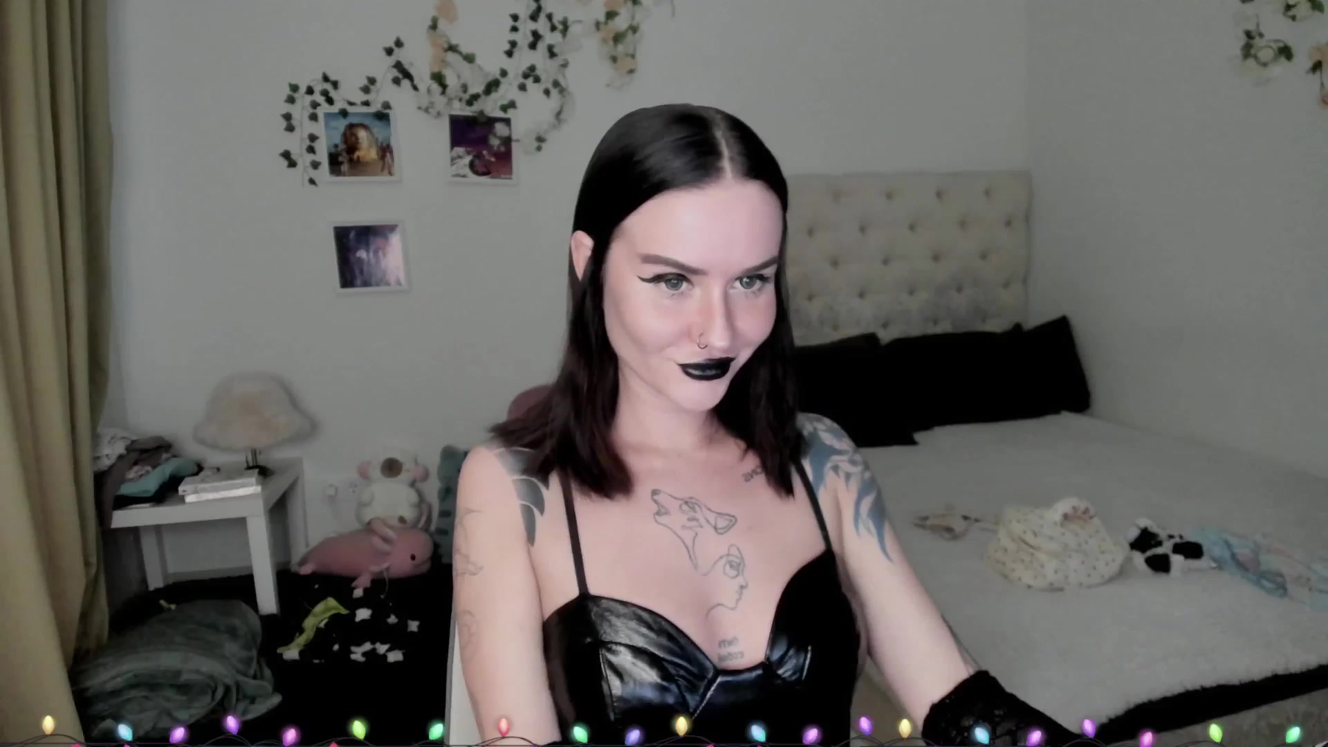 Gallery image thumbnail from Ellaaaa's myfreecams stream on, 12/21/2025, 10:31 image 6 of 20