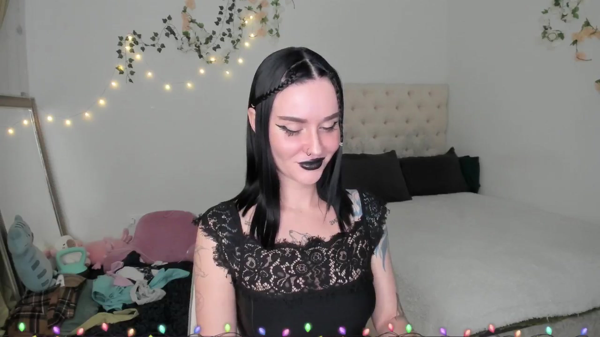 Gallery image thumbnail from Ellaaaa's myfreecams stream on, 12/29/2025, 10:52 image 12 of 20