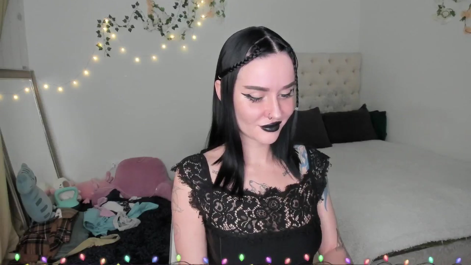 Gallery image thumbnail from Ellaaaa's myfreecams stream on, 12/29/2025, 10:52 image 5 of 20