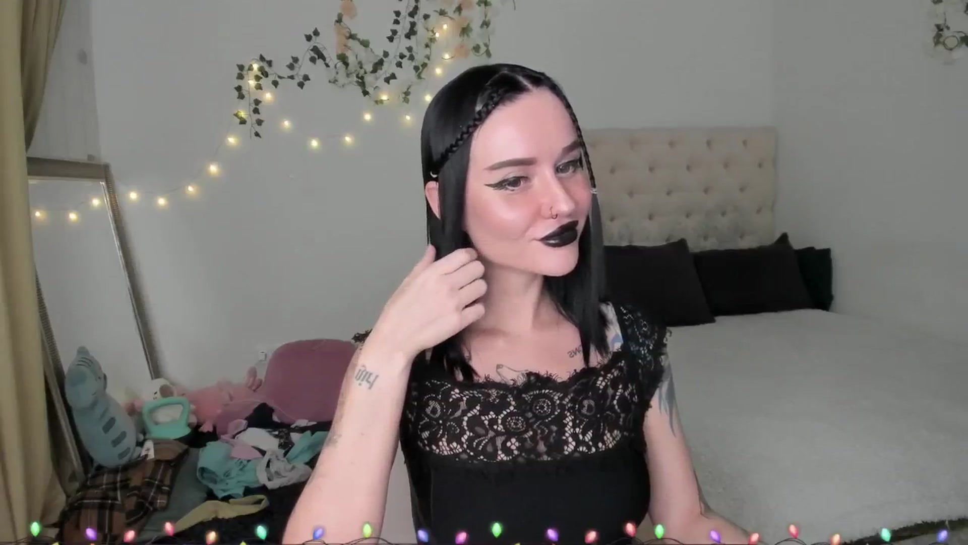 Gallery image thumbnail from Ellaaaa's myfreecams stream on, 12/29/2025, 10:52 image 15 of 20