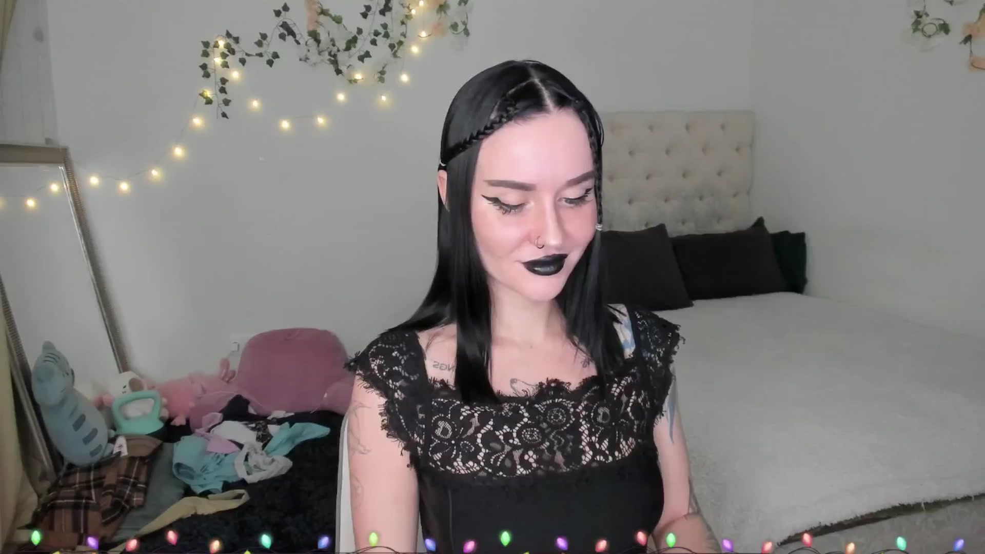 Gallery image thumbnail from Ellaaaa's myfreecams stream on, 12/29/2025, 10:52 image 1 of 20