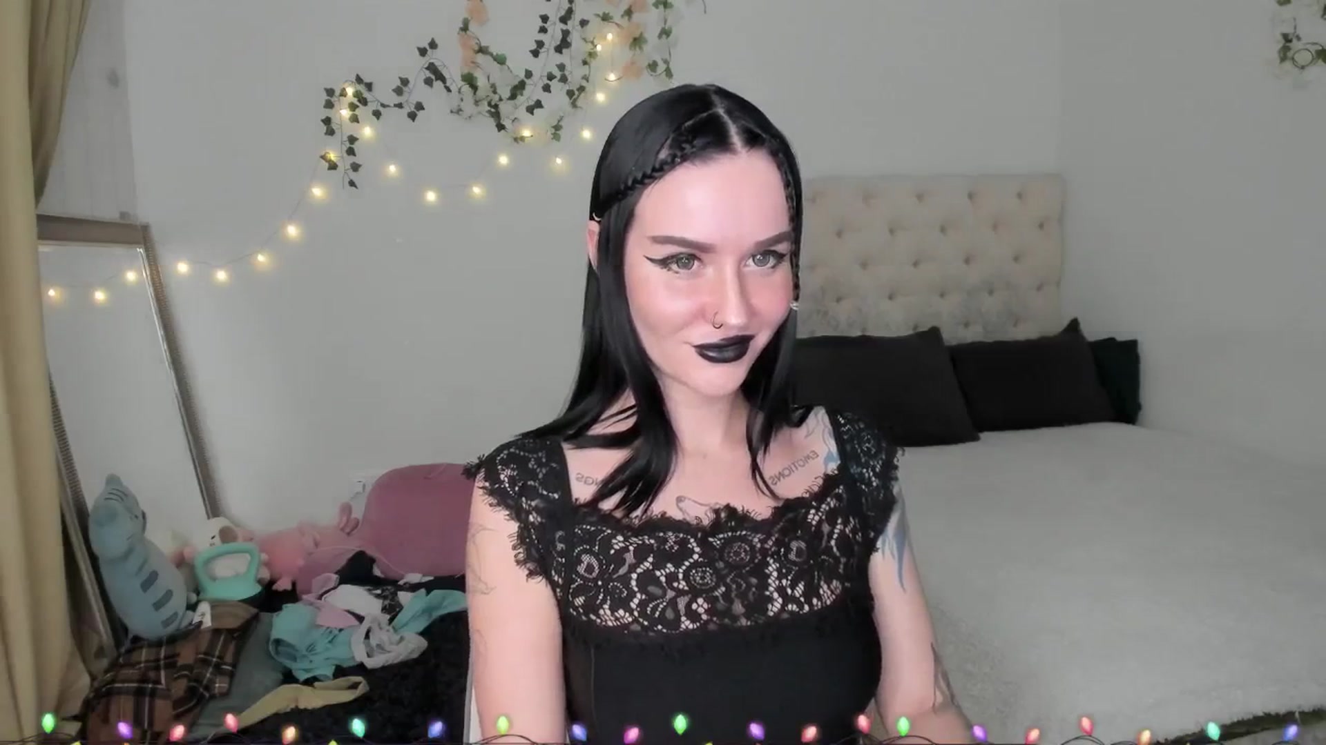 Gallery image thumbnail from Ellaaaa's myfreecams stream on, 12/29/2025, 10:52 image 16 of 20
