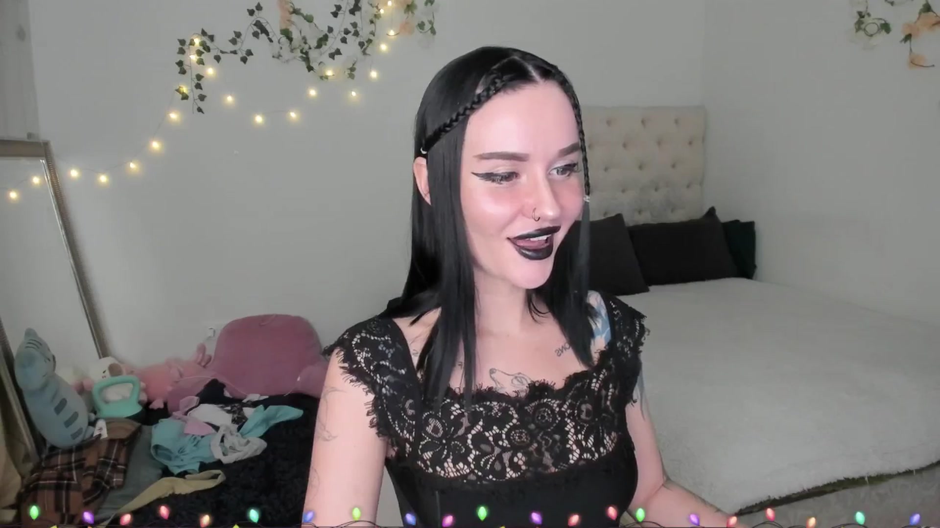 Gallery image thumbnail from Ellaaaa's myfreecams stream on, 12/29/2025, 10:52 image 7 of 20