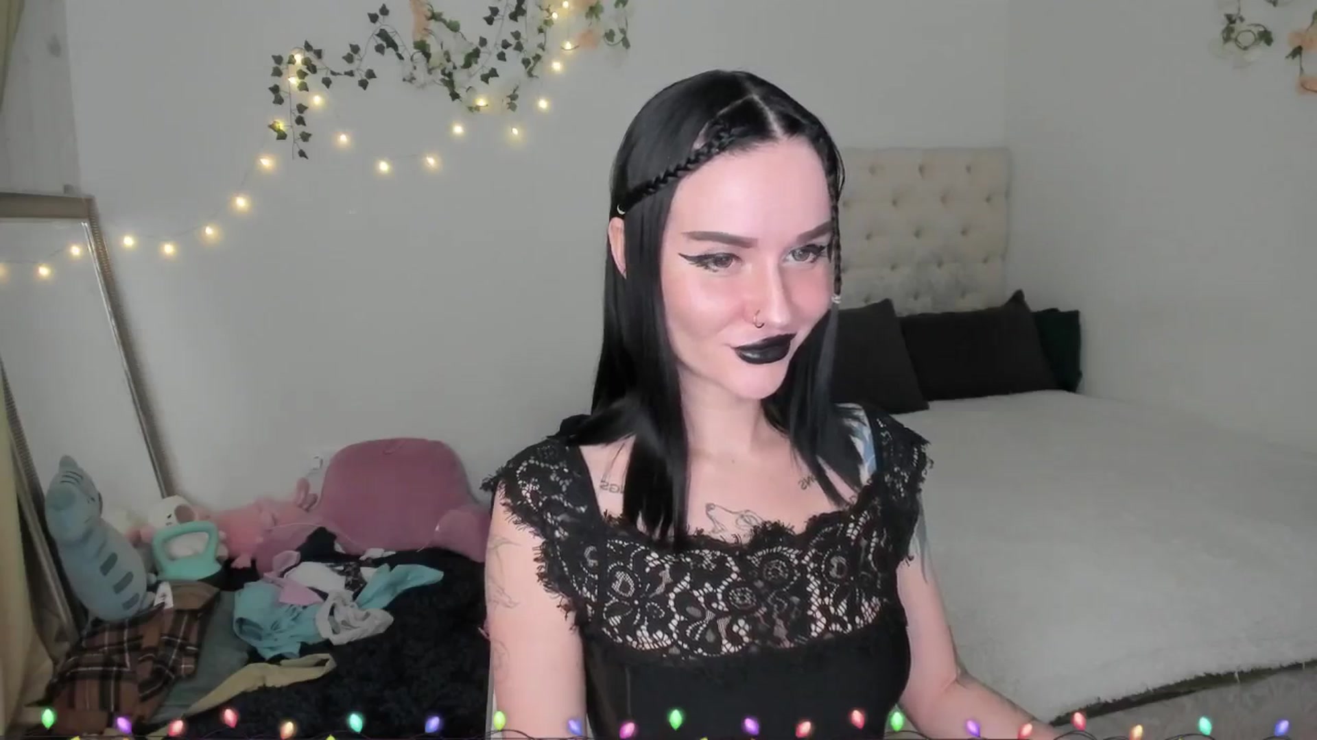 Gallery image thumbnail from Ellaaaa's myfreecams stream on, 12/29/2025, 10:52 image 6 of 20
