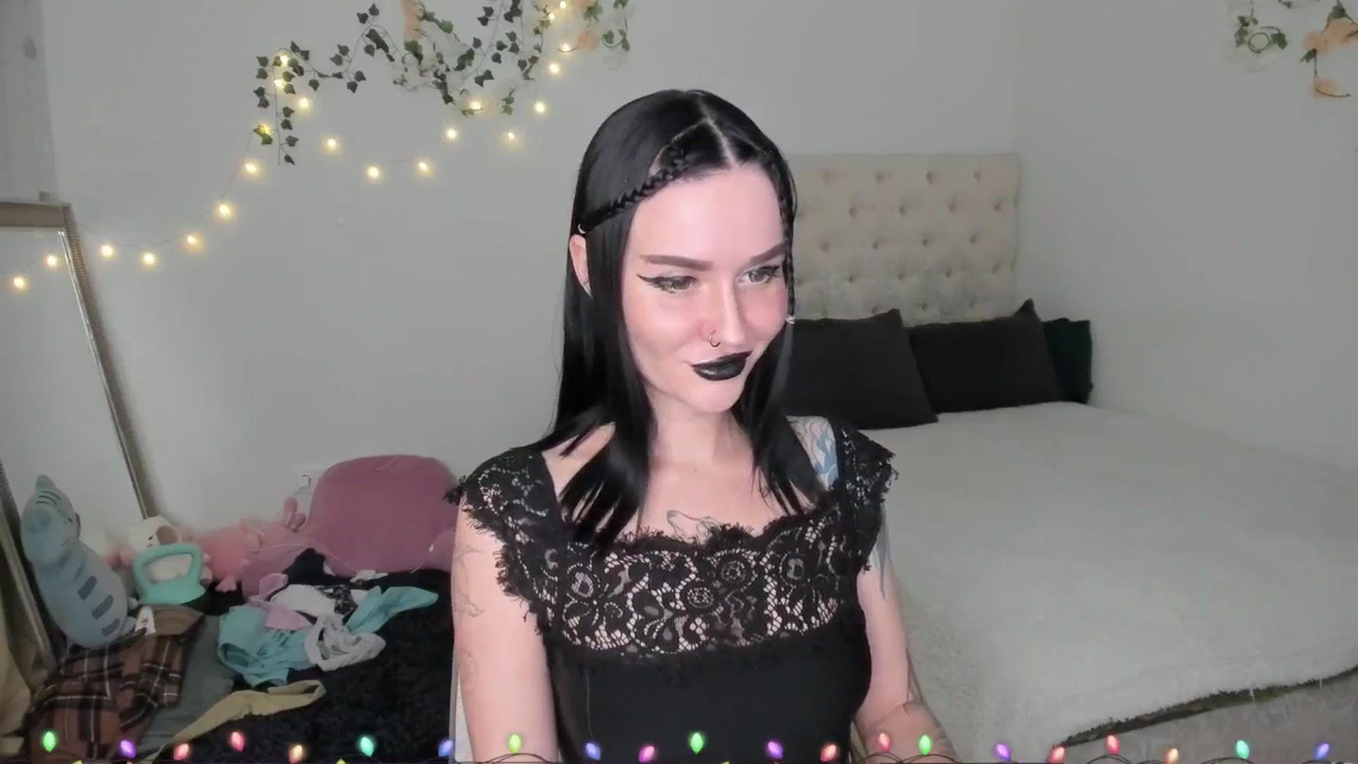 Gallery image thumbnail from Ellaaaa's myfreecams stream on, 12/29/2025, 10:52 image 8 of 20