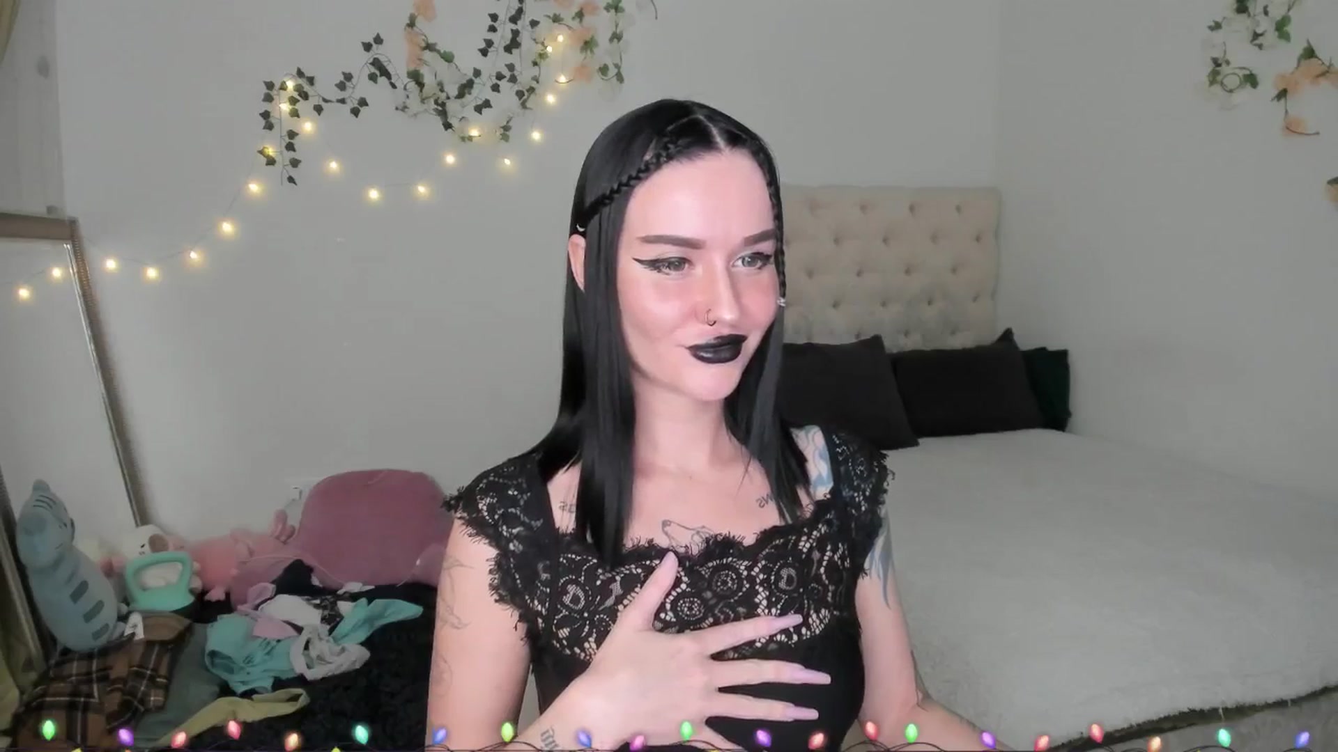 Gallery image thumbnail from Ellaaaa's myfreecams stream on, 12/29/2025, 10:52 image 11 of 20