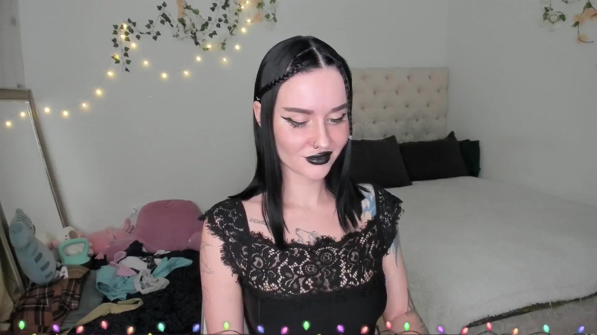 Gallery image thumbnail from Ellaaaa's myfreecams stream on, 12/29/2025, 10:52 image 9 of 20