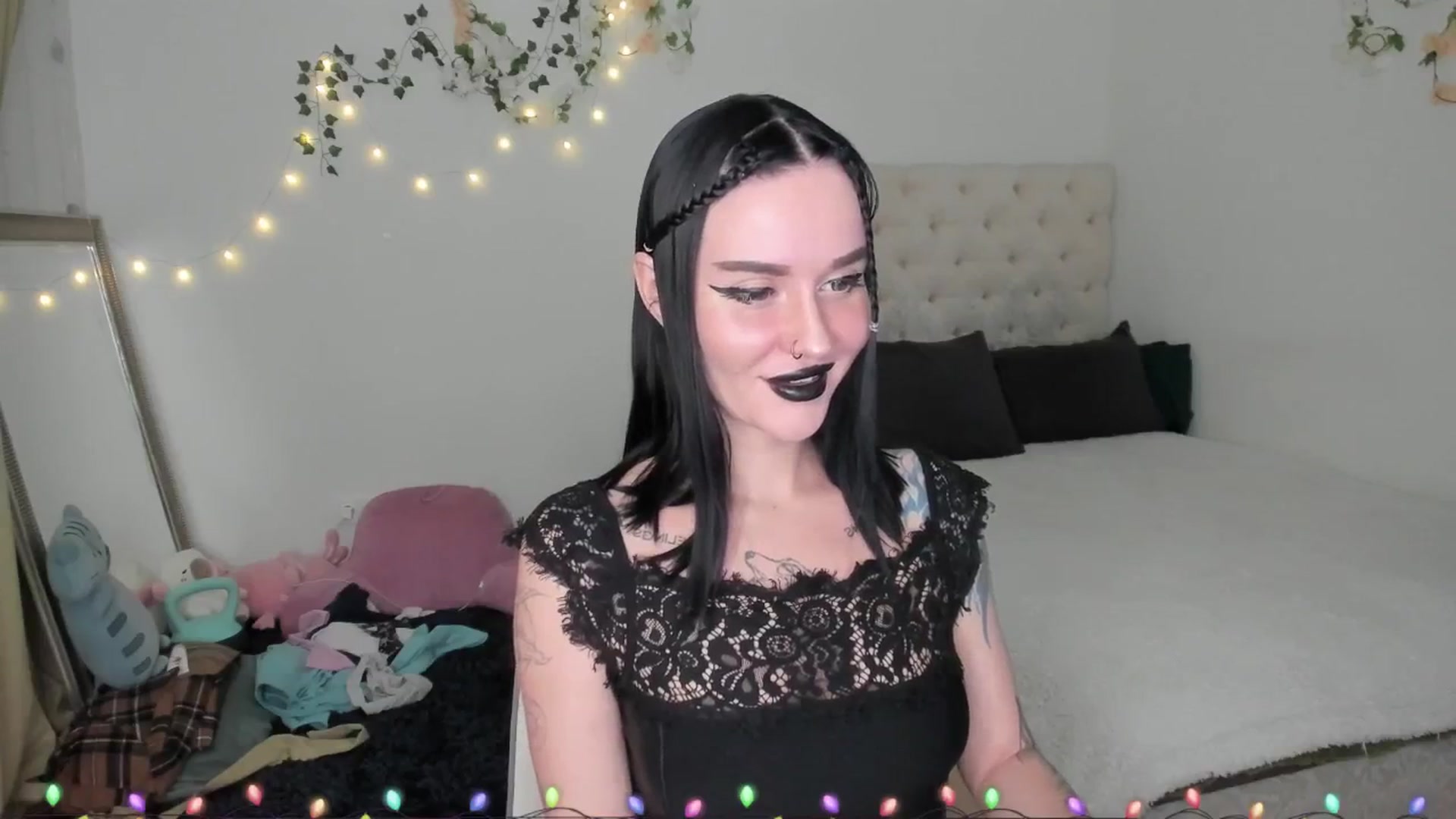 Gallery image thumbnail from Ellaaaa's myfreecams stream on, 12/29/2025, 10:52 image 4 of 20