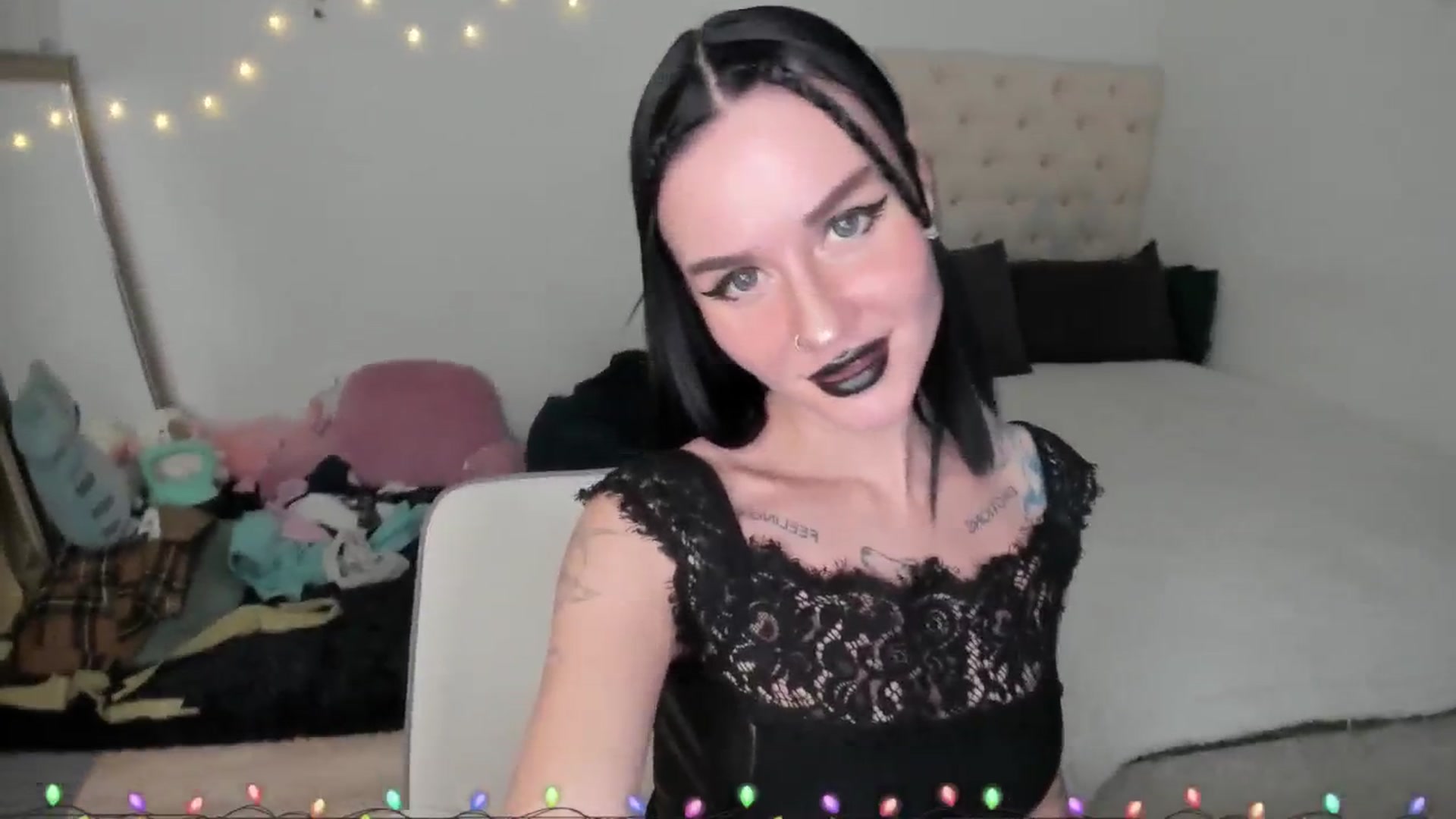 Gallery image thumbnail from Ellaaaa's myfreecams stream on, 12/29/2025, 10:52 image 18 of 20
