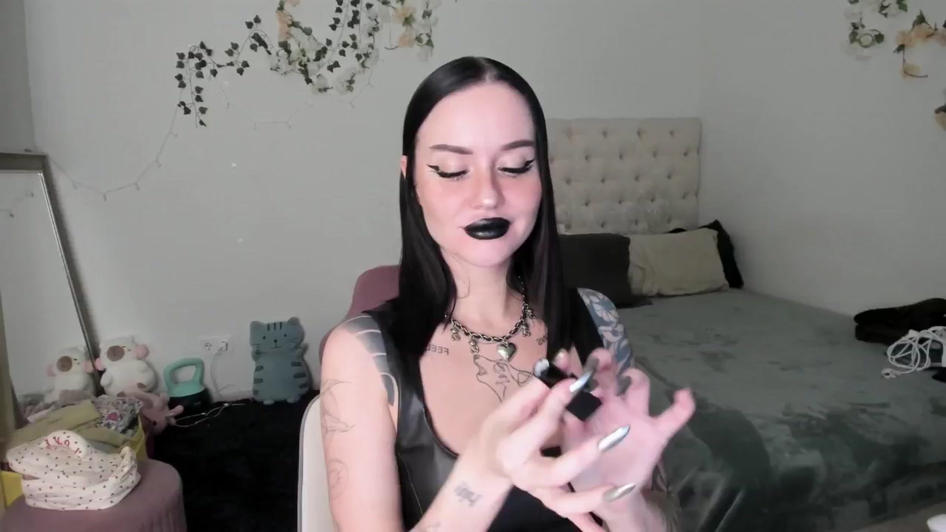 Gallery image thumbnail from Ellaaaa's myfreecams stream on, 01/21/2026, 10:11 image 4 of 20