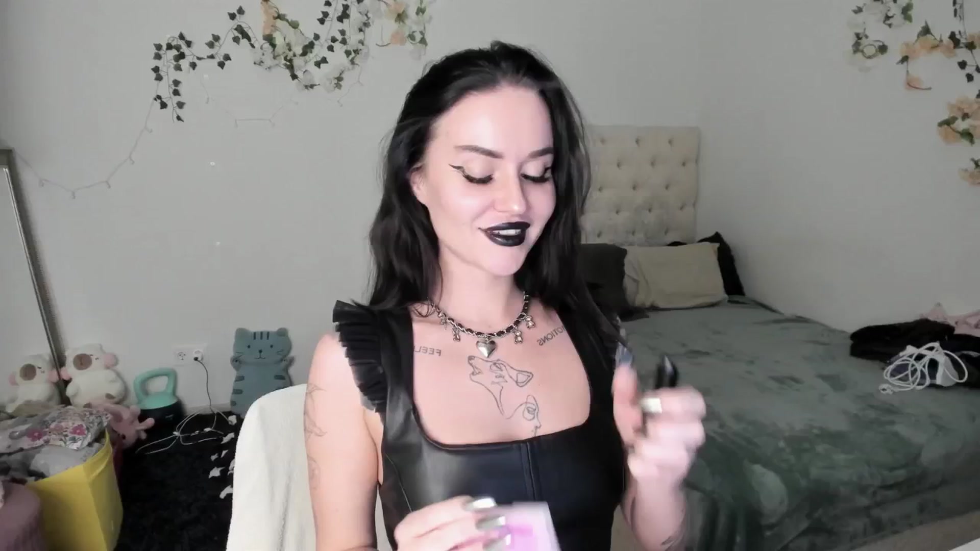 Gallery image thumbnail from Ellaaaa's myfreecams stream on, 01/21/2026, 15:19 image 15 of 20