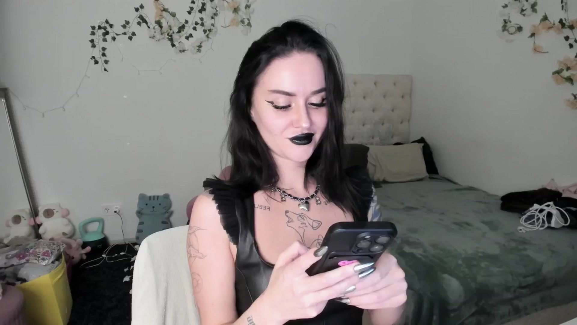 Gallery image thumbnail from Ellaaaa's myfreecams stream on, 01/21/2026, 15:19 image 16 of 20
