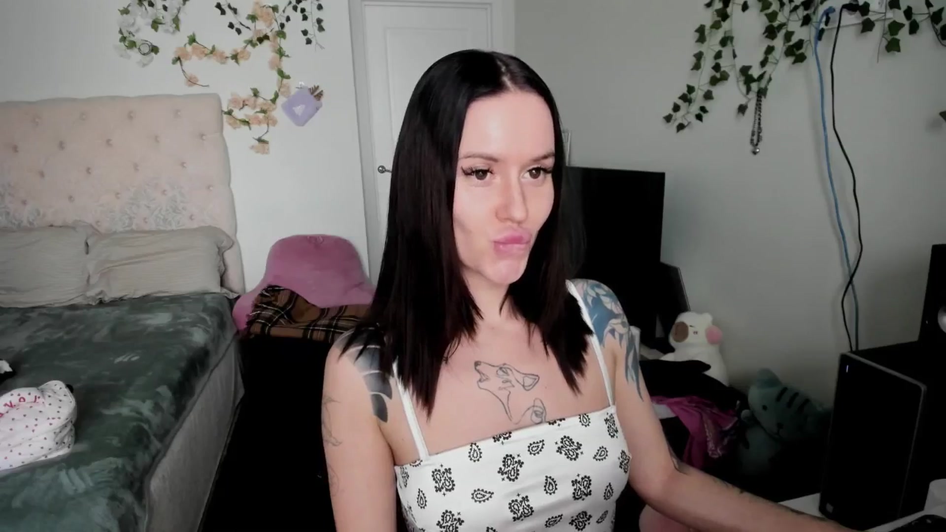 Gallery image thumbnail from Ellaaaa's myfreecams stream on, 02/09/2026, 09:27 image 3 of 20