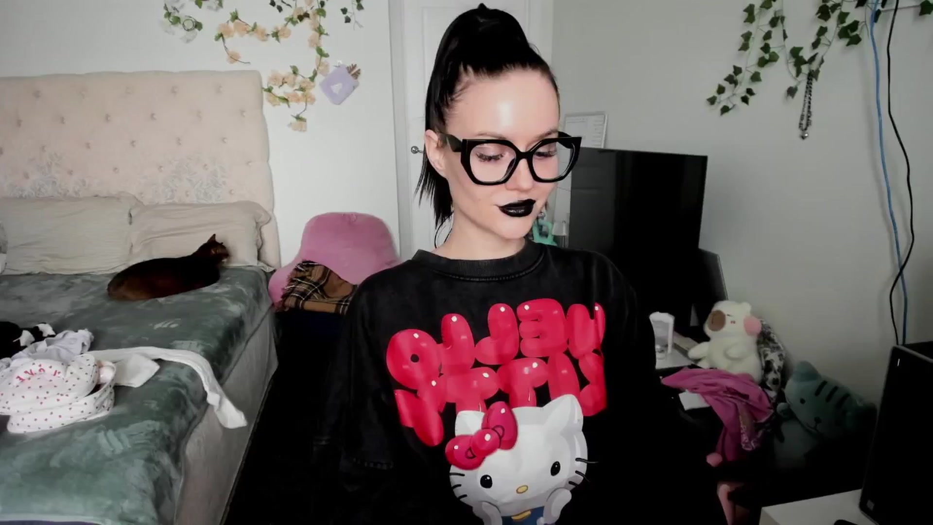 Gallery image thumbnail from Ellaaaa's myfreecams stream on, 02/09/2026, 10:36 image 15 of 20
