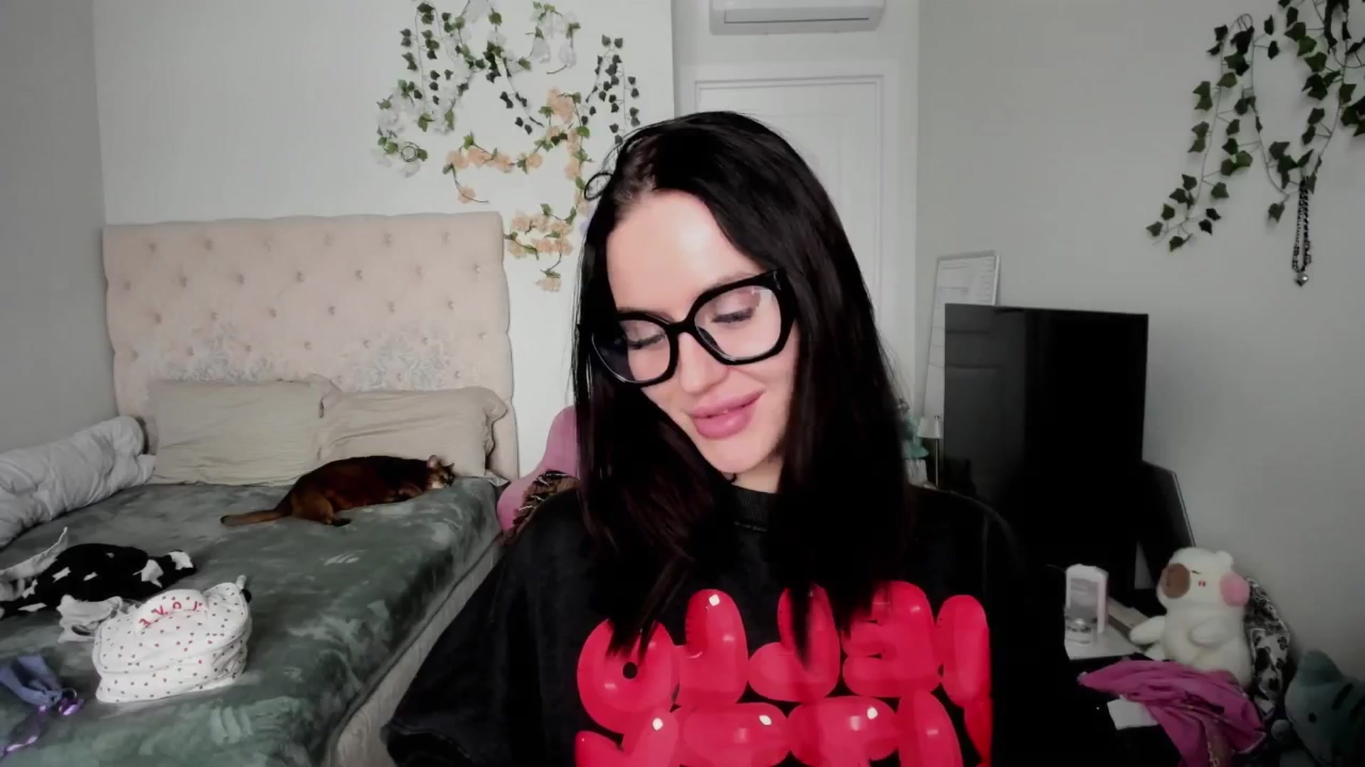 Gallery image thumbnail from Ellaaaa's myfreecams stream on, 02/09/2026, 10:36 image 6 of 20