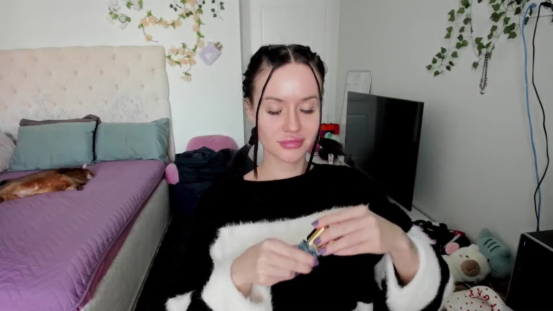 Gallery image thumbnail from Ellaaaa's myfreecams stream on, 02/13/2026, 09:03 image 12 of 20