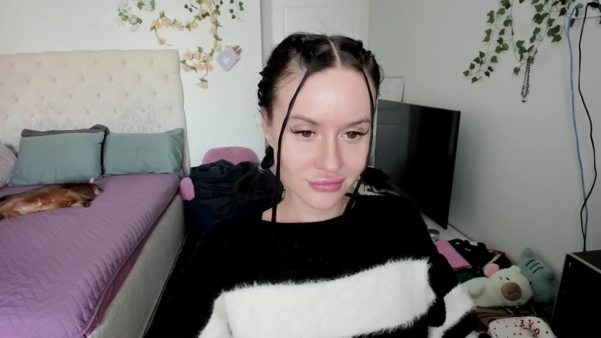 Gallery image thumbnail from Ellaaaa's myfreecams stream on, 02/13/2026, 09:03 image 14 of 20