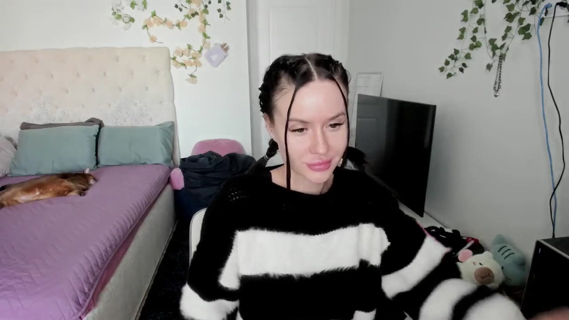 Gallery image thumbnail from Ellaaaa's myfreecams stream on, 02/13/2026, 09:03 image 17 of 20