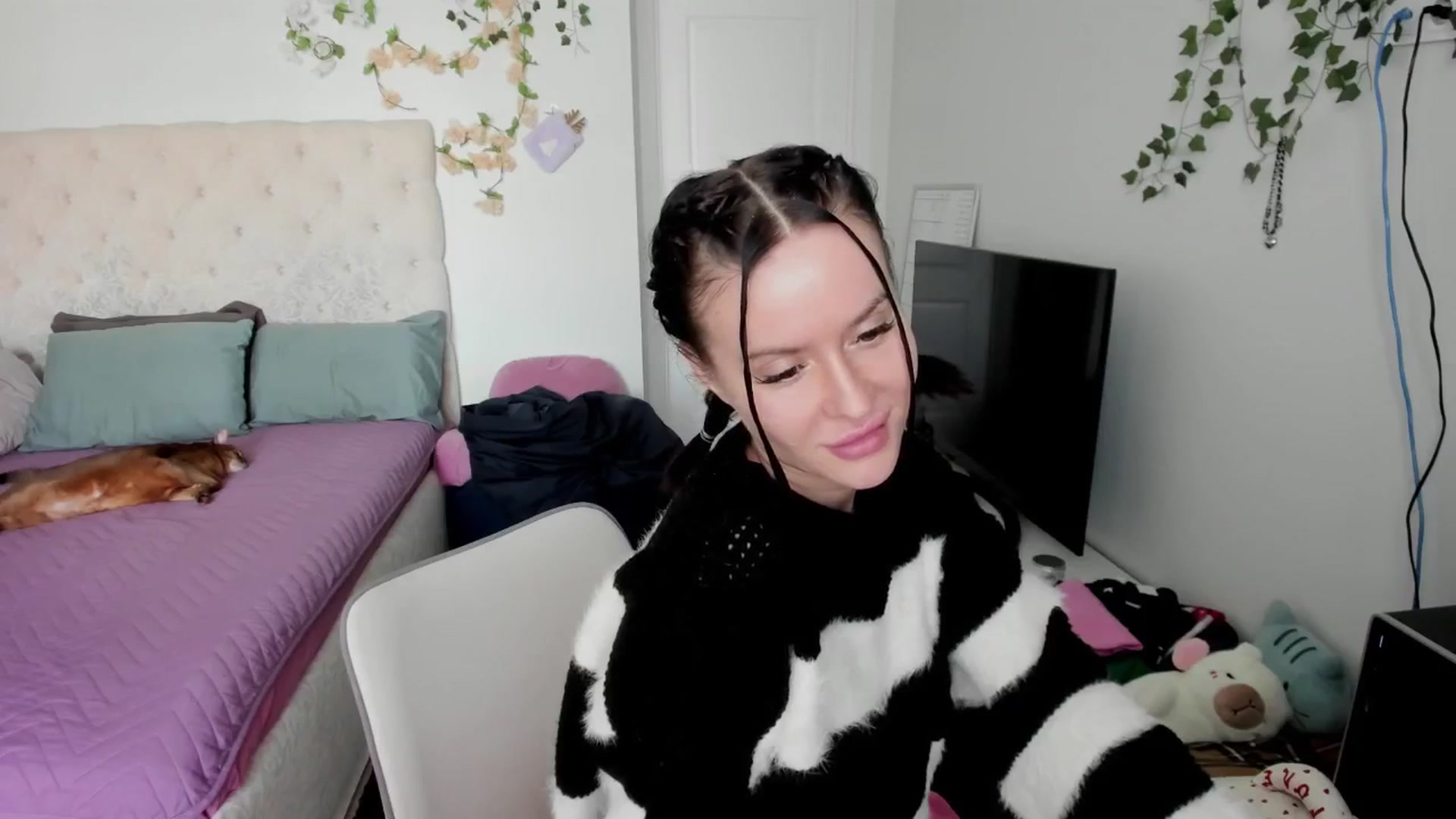 Gallery image thumbnail from Ellaaaa's myfreecams stream on, 02/13/2026, 09:03 image 5 of 20