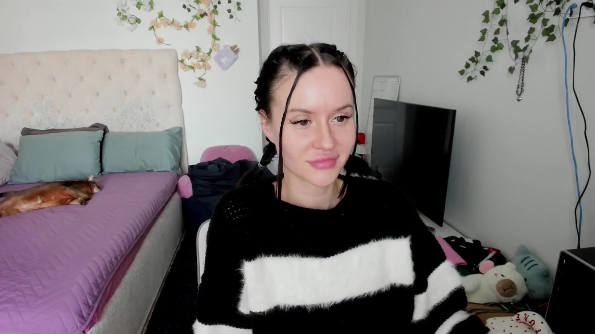 Gallery image thumbnail from Ellaaaa's myfreecams stream on, 02/13/2026, 09:03 image 6 of 20