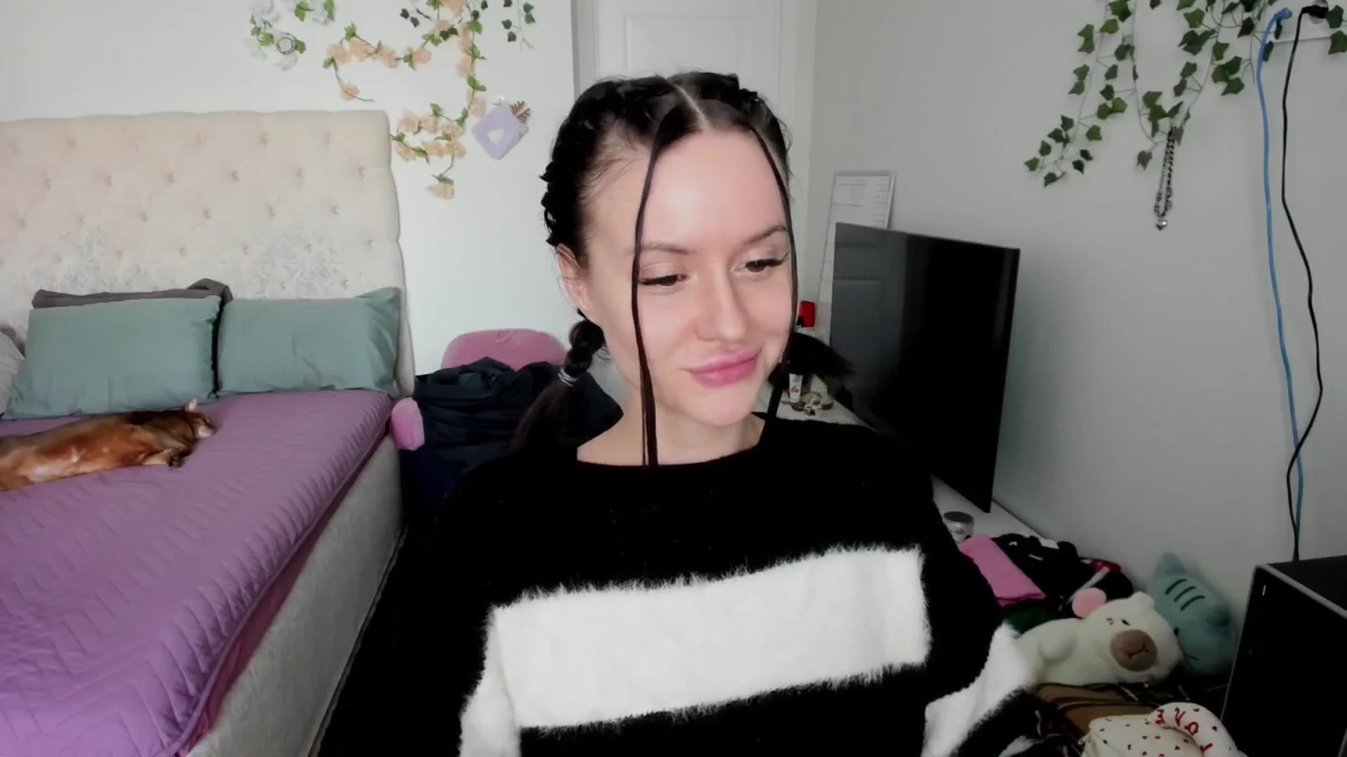 Gallery image thumbnail from Ellaaaa's myfreecams stream on, 02/13/2026, 09:03 image 2 of 20