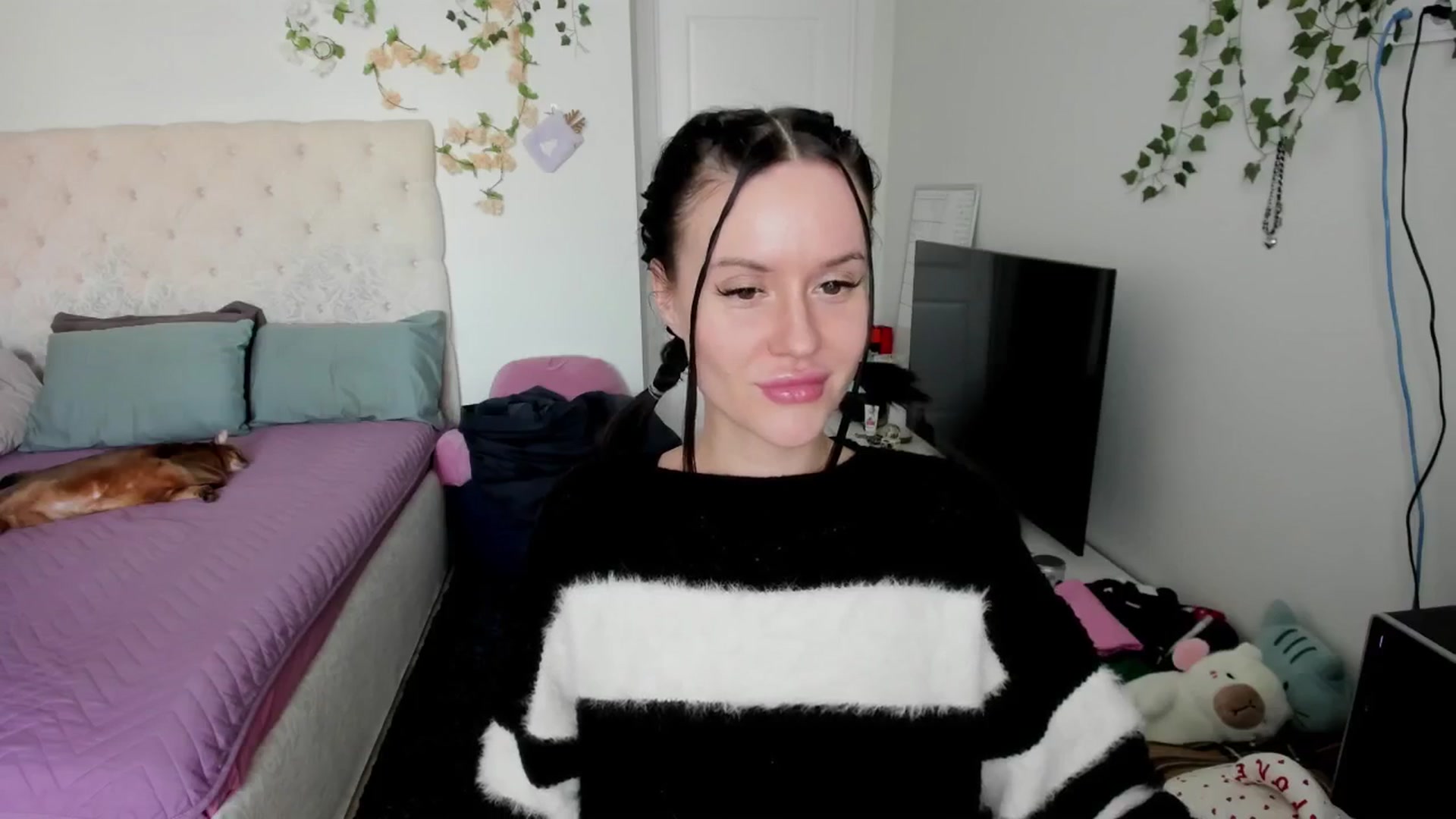 Gallery image thumbnail from Ellaaaa's myfreecams stream on, 02/13/2026, 09:03 image 13 of 20